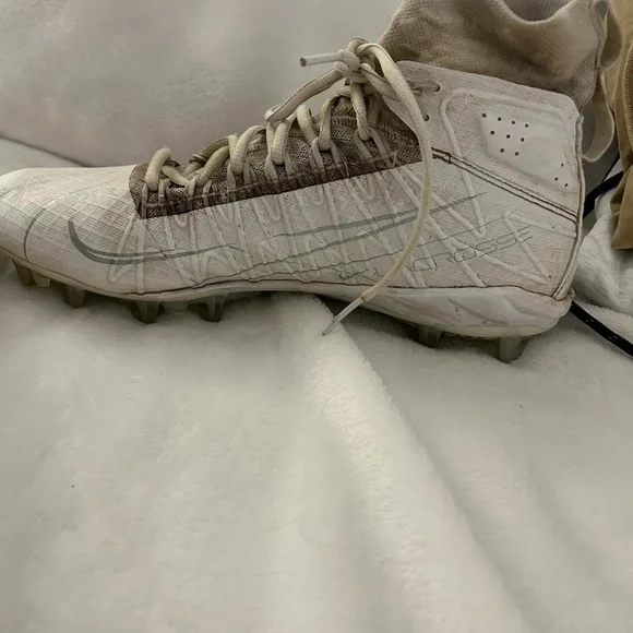 cleats - Picture 3 of 4